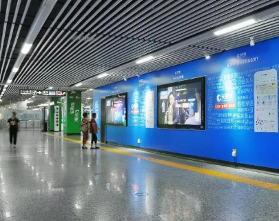 地鐵站不同區(qū)域?qū)κ覂?nèi)全彩led顯示屏要求有哪些？